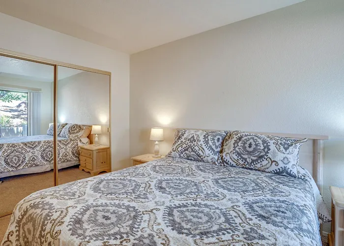 Сasa de vacaciones On Golf Course W/ Pool Access! *